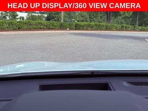 Used 2022 Toyota Avalon Limited w/ Advanced Safety Package FWD image 9