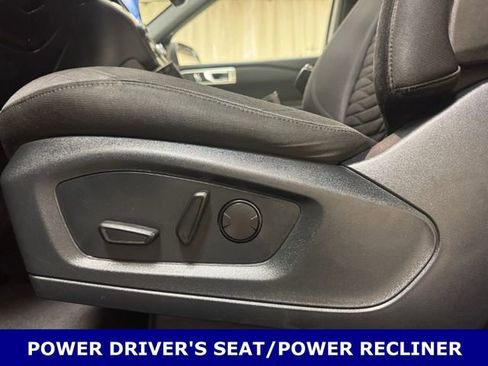 Used 2020 Ford Explorer XLT AWD/4WD image 15