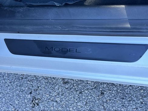 Used 2021 Tesla Model 3 Standard Range Plus image 11
