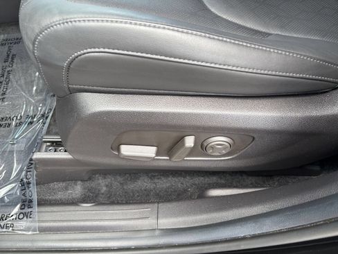 Used 2026 Kia Carnival FWD image 23