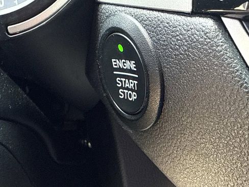 Used 2022 Ford Escape SEL image 35