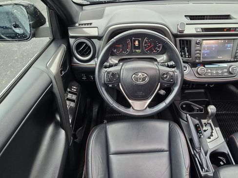 Used 2018 Toyota RAV4 SE w/ Advanced Technology Package AWD/4WD image 18