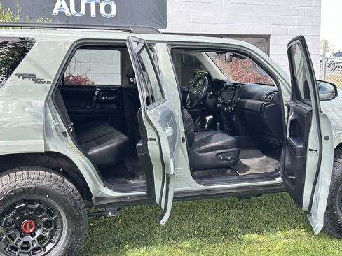 Used 2023 Toyota 4Runner TRD Off-Road Premium w/ Off Road Premium Plus Package AWD/4WD image 24