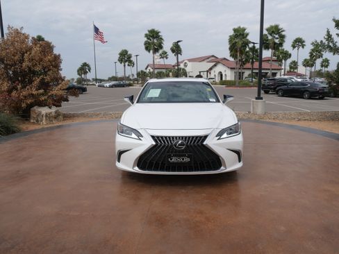 Used 2024 Lexus ES 350 w/ Premium Package image 7