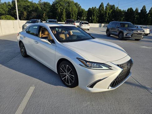 Used 2023 Lexus ES 350 w/ Premium Package FWD image 7