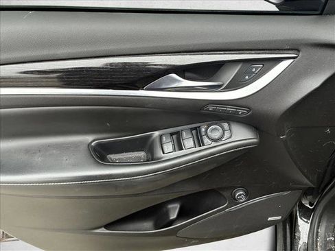 Used 2021 Buick Enclave Avenir w/ Avenir Technology Package image 12