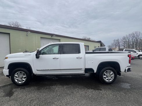 Used 2024 Chevrolet Silverado 3500 High Country w/ High Country Premium Package image 6