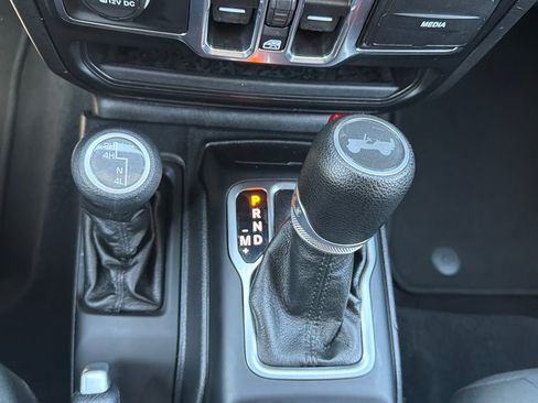 Used 2020 Jeep Wrangler Unlimited Sport S image 23