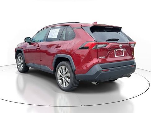 Used 2021 Toyota RAV4 XLE Premium FWD image 3