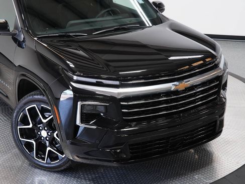 Used 2026 Chevrolet Traverse High Country w/ LPO, Floor Liner Package AWD/4WD image 55