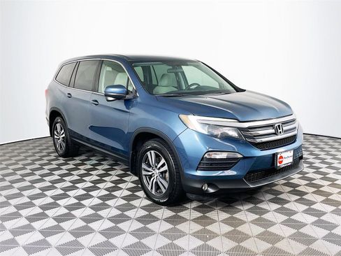 Used 2017 Honda Pilot EX image 1