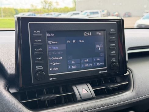 Used 2022 Toyota RAV4 XLE FWD image 31