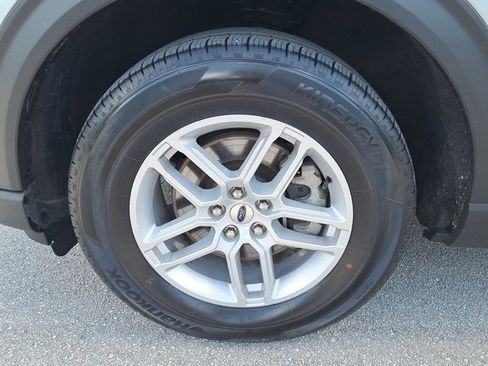 Certified 2025 Ford Explorer Active AWD/4WD image 5