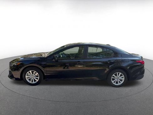 Used 2025 Toyota Camry LE image 9