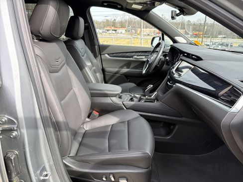 Used 2023 Cadillac XT6 Premium Luxury image 34