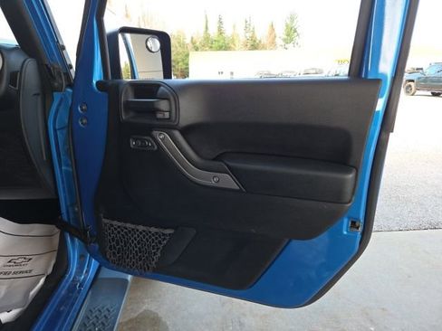 Used 2015 Jeep Wrangler Sport w/ Quick Order Package 24S AWD/4WD image 42