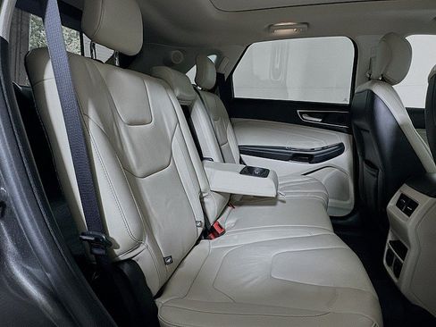 Used 2019 Ford Edge Titanium w/ Cold Weather Package AWD/4WD image 28