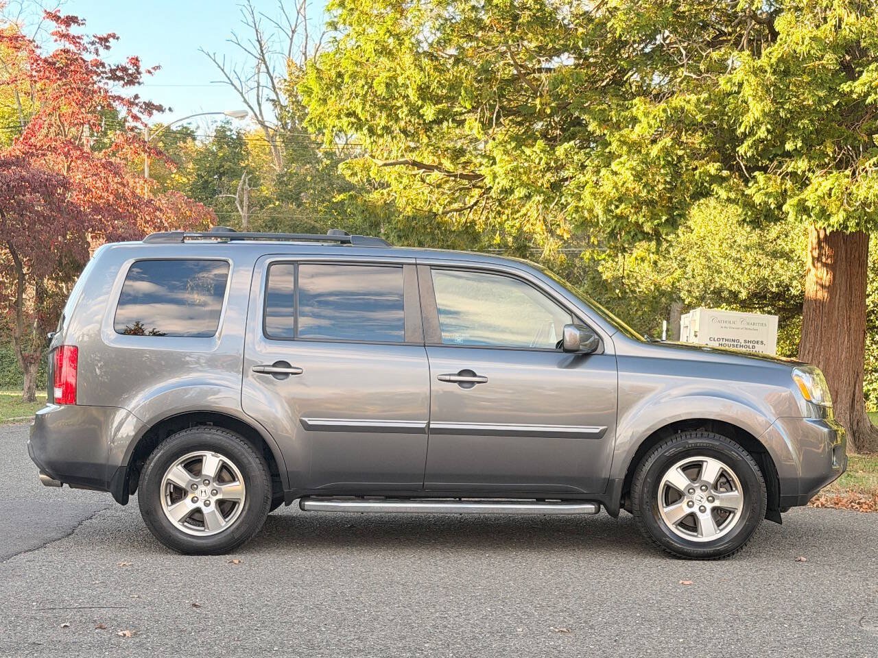 Used 2011 Honda Pilot EX-L image 2
