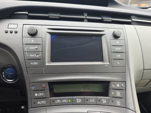 Used 2013 Toyota Prius Two image 19