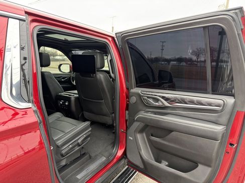 Used 2023 GMC Yukon XL Denali w/ Denali Reserve Package image 31