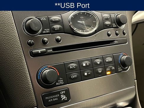 Used 2015 INFINITI Q40 w/ Moonroof Package image 11