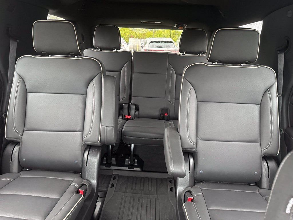 Used 2023 GMC Yukon SLT w/ SLT Luxury Package AWD/4WD image 24