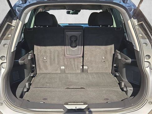 Used 2019 Nissan Rogue S FWD image 6