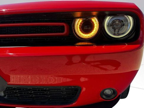 Used 2019 Dodge Challenger SXT w/ Plus Package image 11