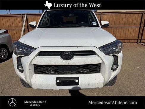 Used 2022 Toyota 4Runner SR5 Premium image 2