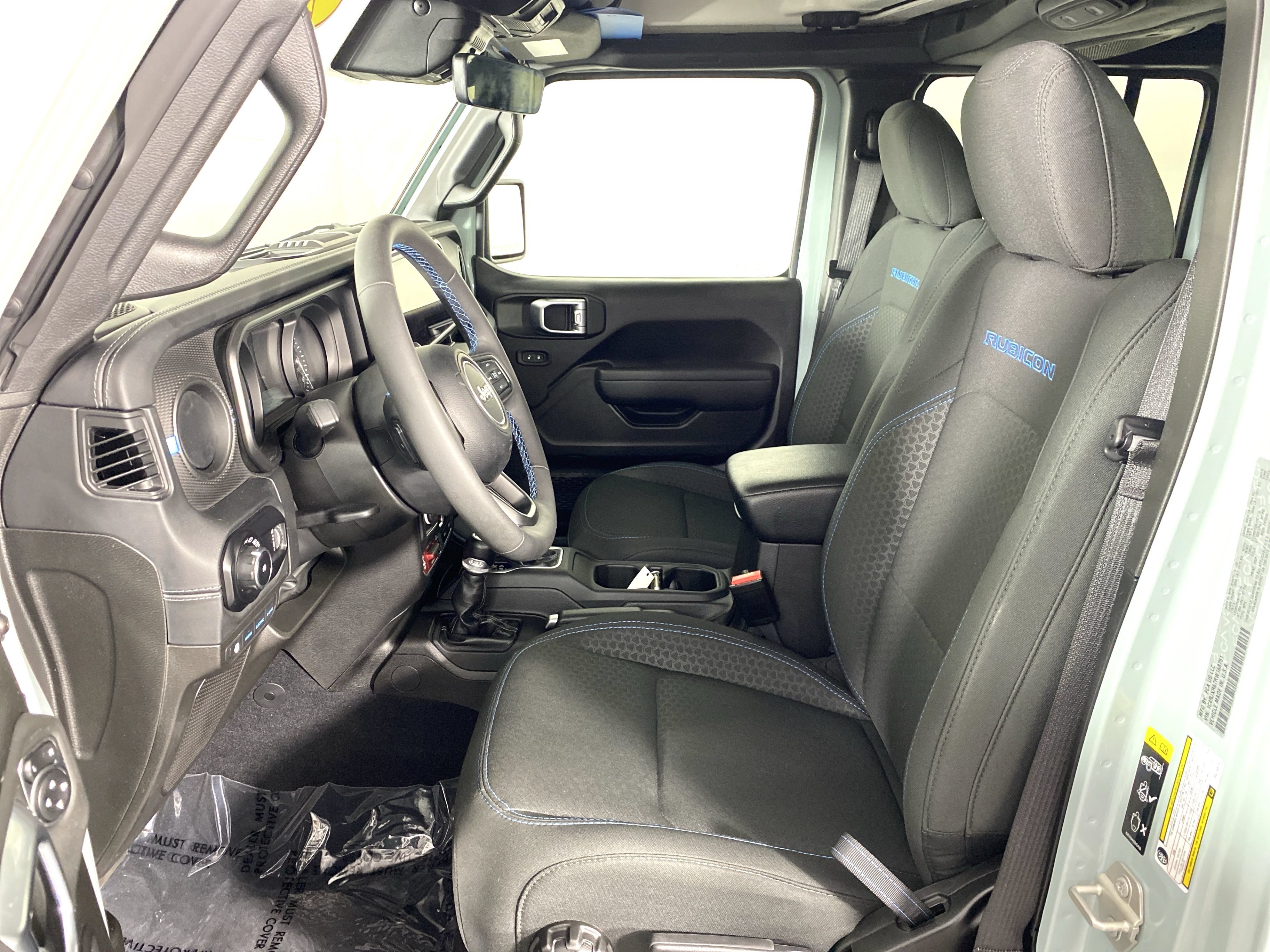 Used 2024 Jeep Wrangler Unlimited Rubicon 4xe w/ Technology Group AWD/4WD image 17