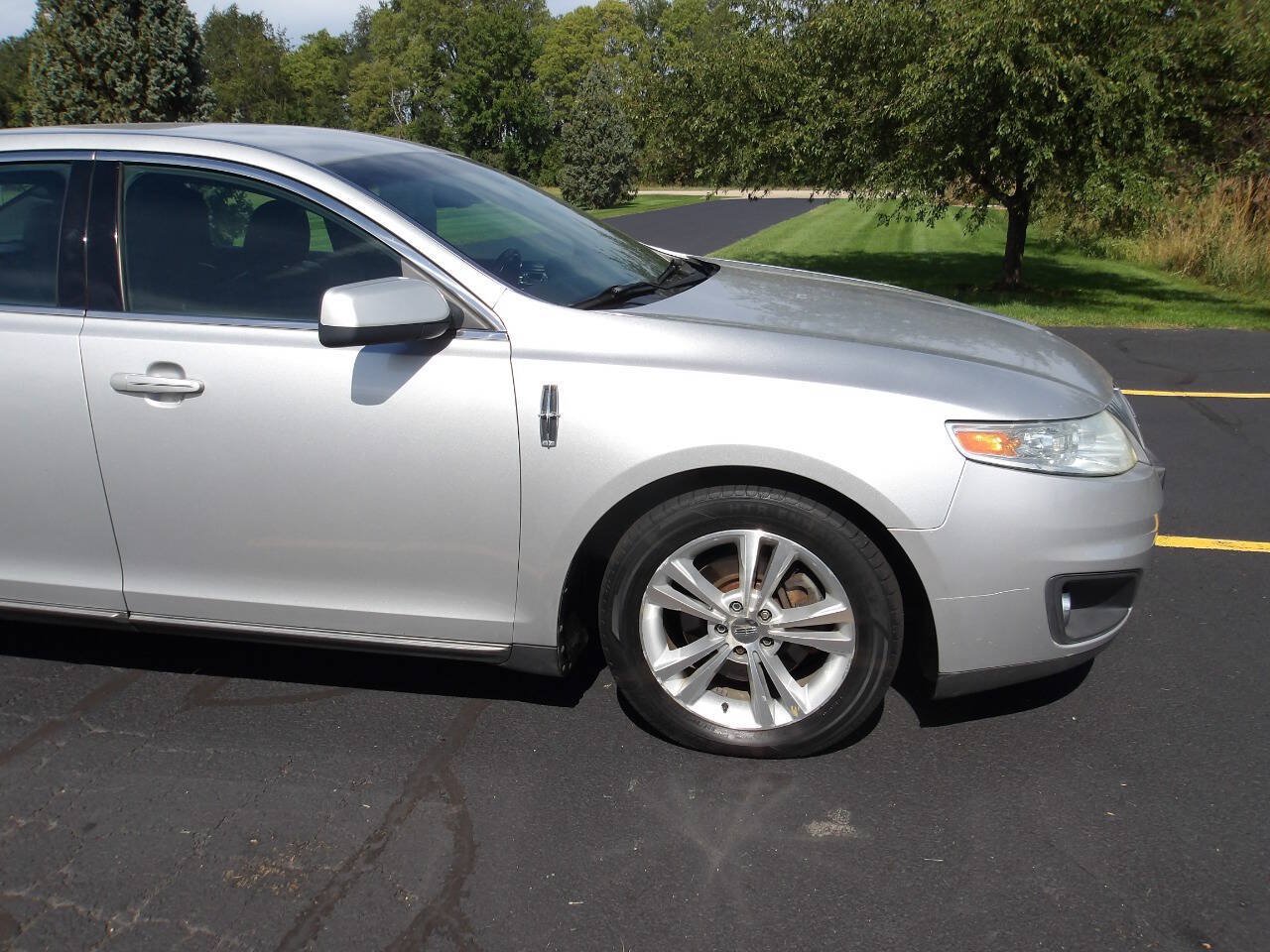 Used 2009 Lincoln MKS FWD image 28