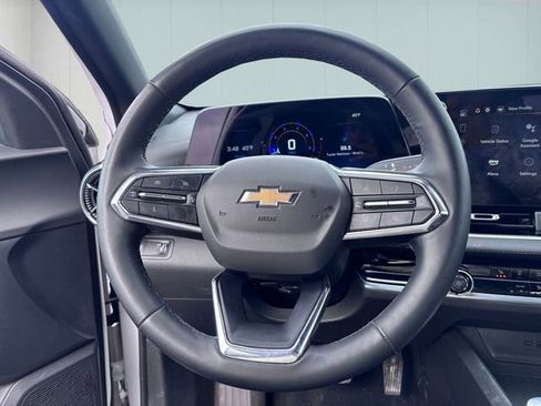 Used 2025 Chevrolet Equinox LT image 22