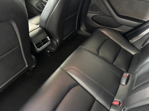 Used 2018 Tesla Model 3 Long Range RWD image 25