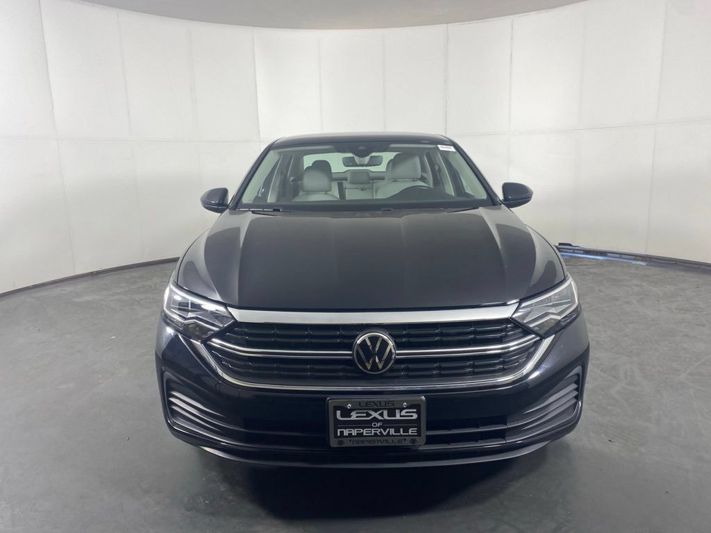 Used 2024 Volkswagen Jetta SE FWD image 5