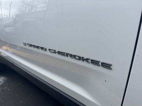 Used 2023 Jeep Grand Cherokee Limited w/ Luxury Tech Group II image 6