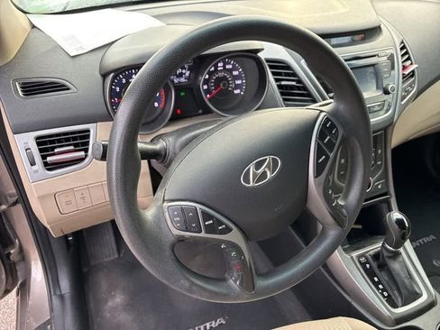 Used 2014 Hyundai Elantra SE w/ Option Group 02 image 10