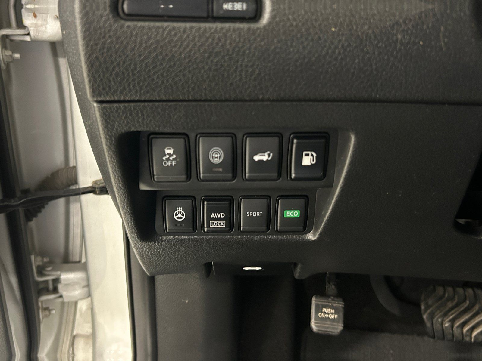 Used 2018 Nissan Rogue SL w/ Premium Package AWD/4WD image 15