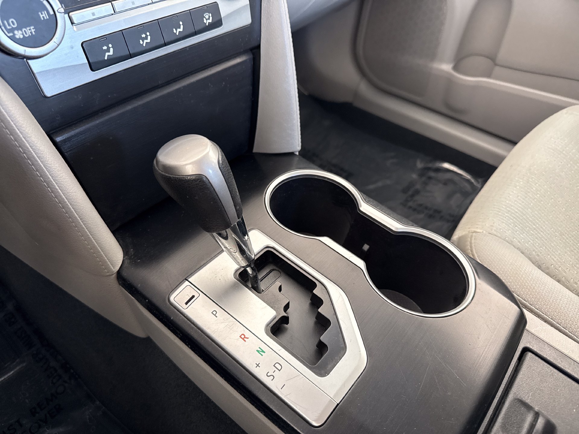 Used 2014 Toyota Camry LE FWD image 8