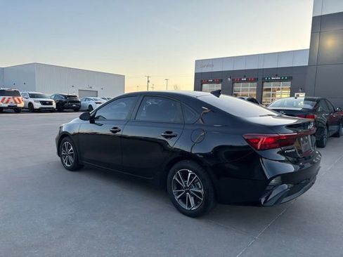 Used 2022 Kia Forte LXS w/ LXS Technology Package image 4