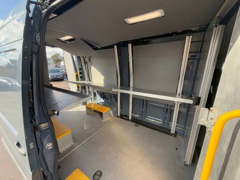 Used 2018 Mercedes-Benz Sprinter 2500 image 11