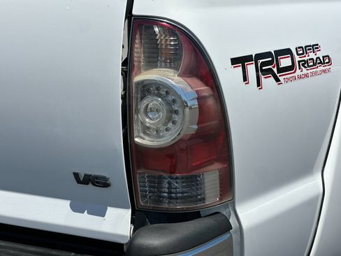 Used 2013 Toyota Tacoma 4x4 Double Cab w/ TRD Off-Road Pkg image 22