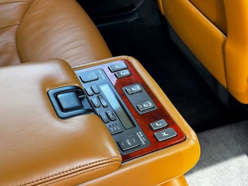 Used 2004 Lexus LS 430 w/ Ultra Luxury Pkg RWD image 18