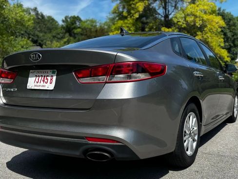 Used 2018 Kia Optima LX FWD image 8