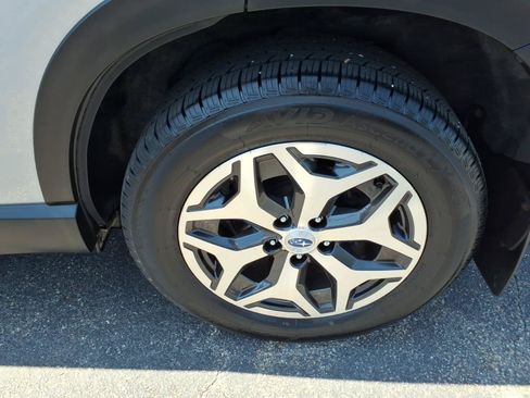 Certified 2023 Subaru Forester Premium AWD/4WD image 6
