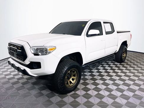 Used 2022 Toyota Tacoma SR image 4