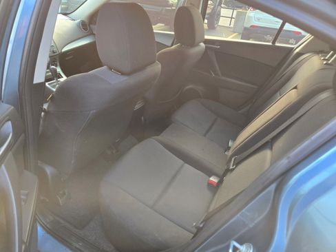 Used 2011 MAZDA MAZDA3 i Touring image 9