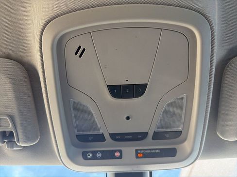 Used 2019 Chevrolet Impala LT w/ LT Convenience Package image 19