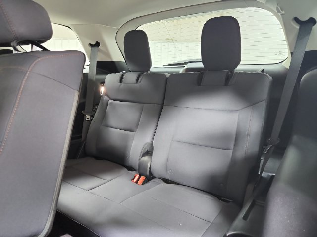 Used 2025 Ford Explorer Active AWD/4WD image 35