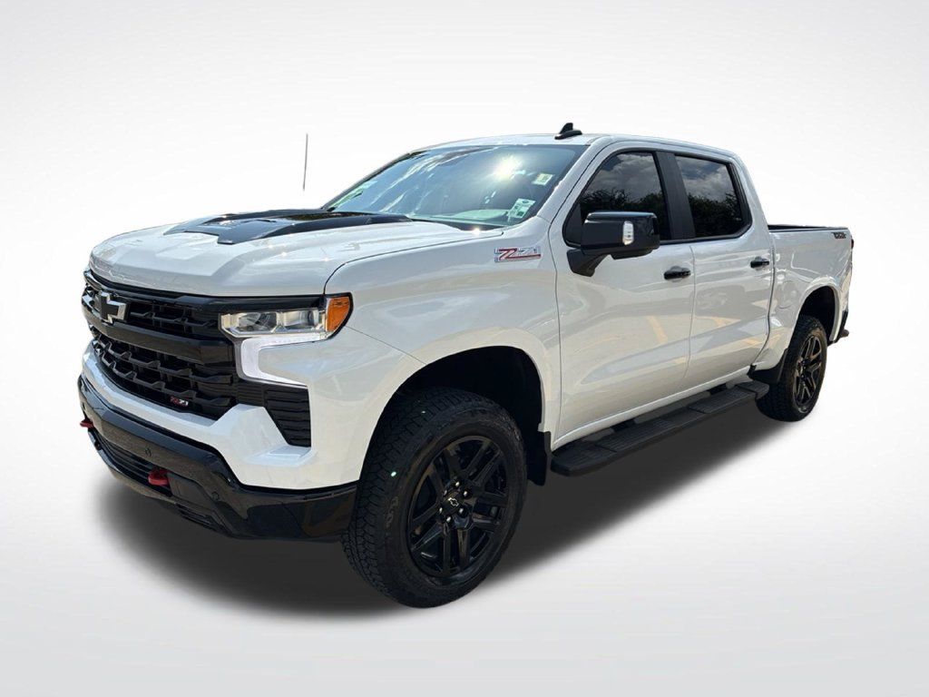 Used 2026 Chevrolet Silverado 1500 LT Trail Boss w/ LT Trail Boss Premium Package AWD/4WD image 3