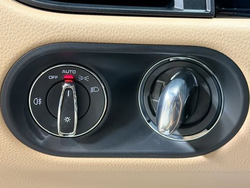 Used 2025 Porsche Macan image 35